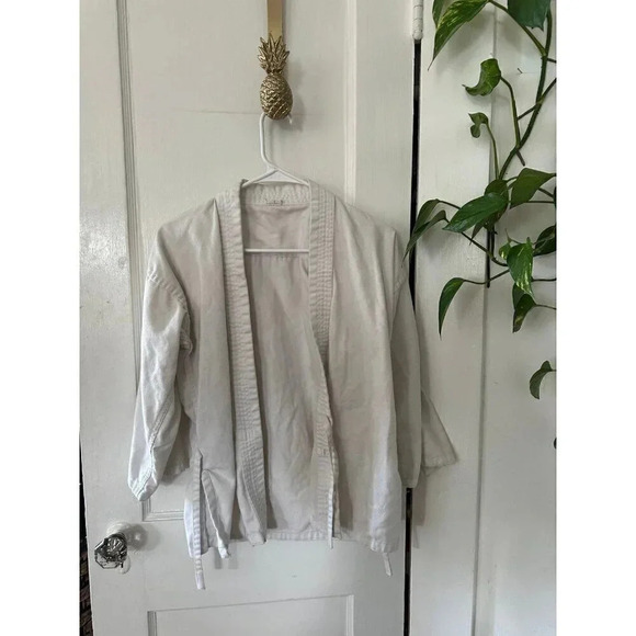 White Martial Arts jacket size small - Picture 1 of 8